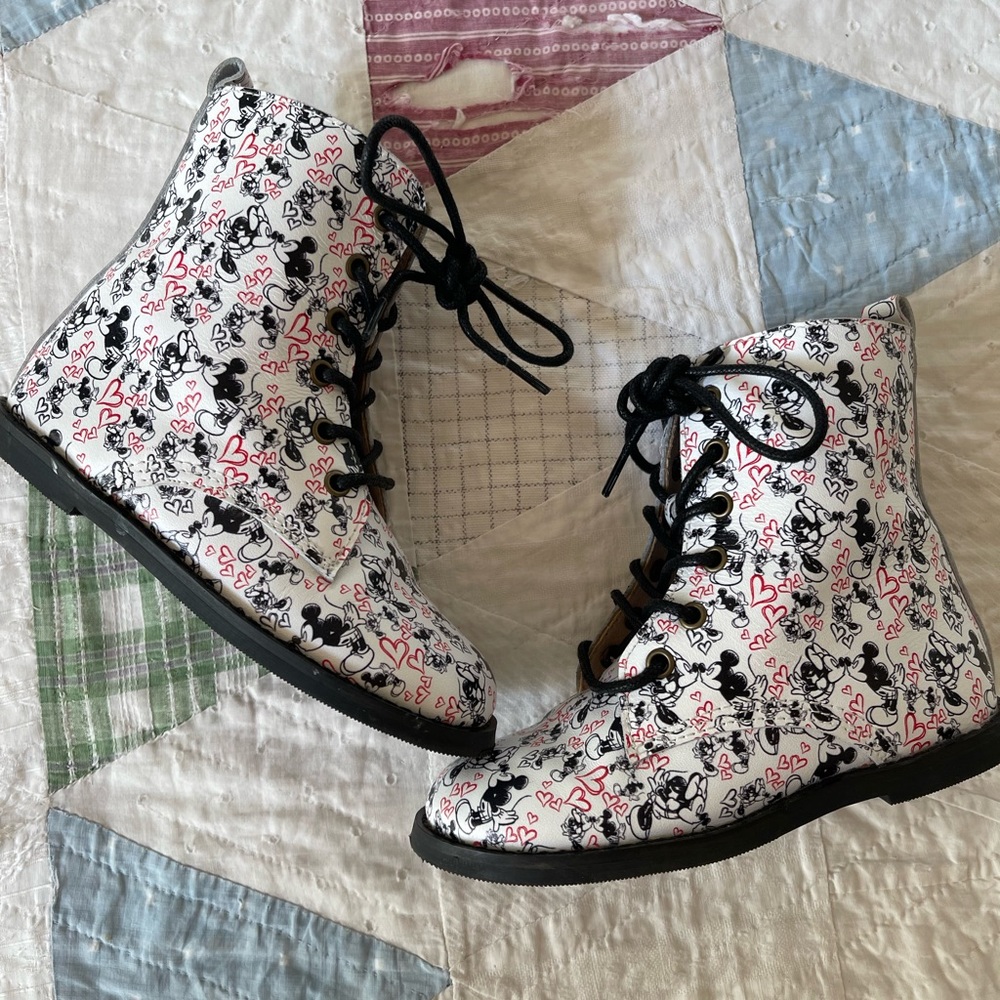 Sweet Kicks leather Disney Minnie and Mickey Mouse toddler boots shoes size 9